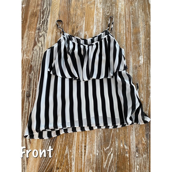 Gianni Bini black & white tiered top M EUC - Picture 7 of 9
